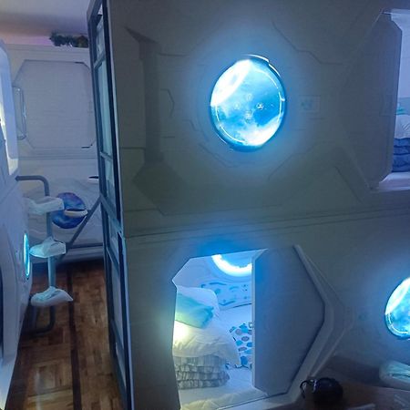 Panda Victor Space Capsule Hostel-Neo Nomad Belgrado Exterior foto